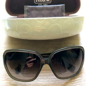 Coach Sunglasses HC 8053 (L909 Bella) in Olive
